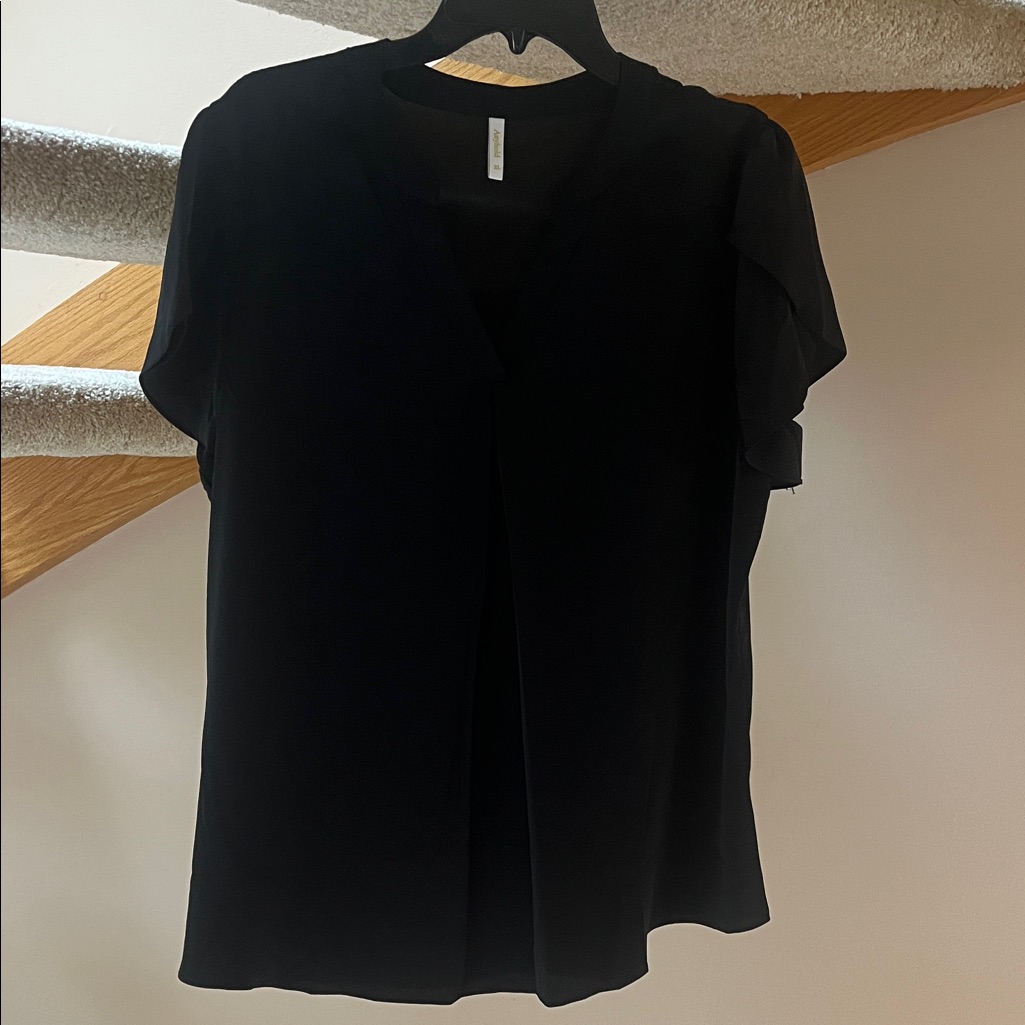 Chic Black Women's Blouse With Cap/Flutter Sleeves. Size Xl